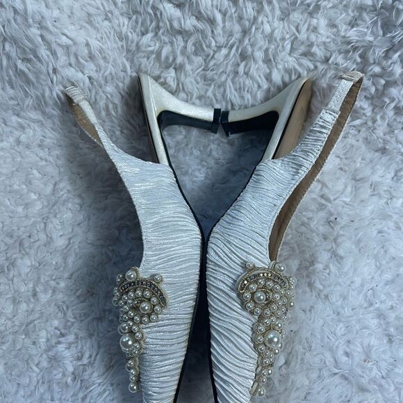 Whittall Shon fabric off white satin scrunch 
White Pearl Embellished Shoes SZ12 - Picture 7 of 10